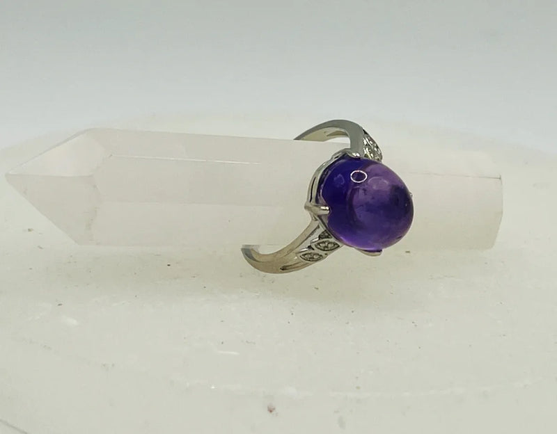 Amethyst ring in white bronze